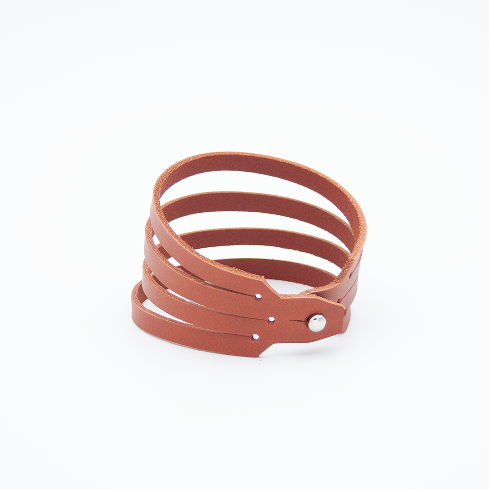 Hassleback bracelet